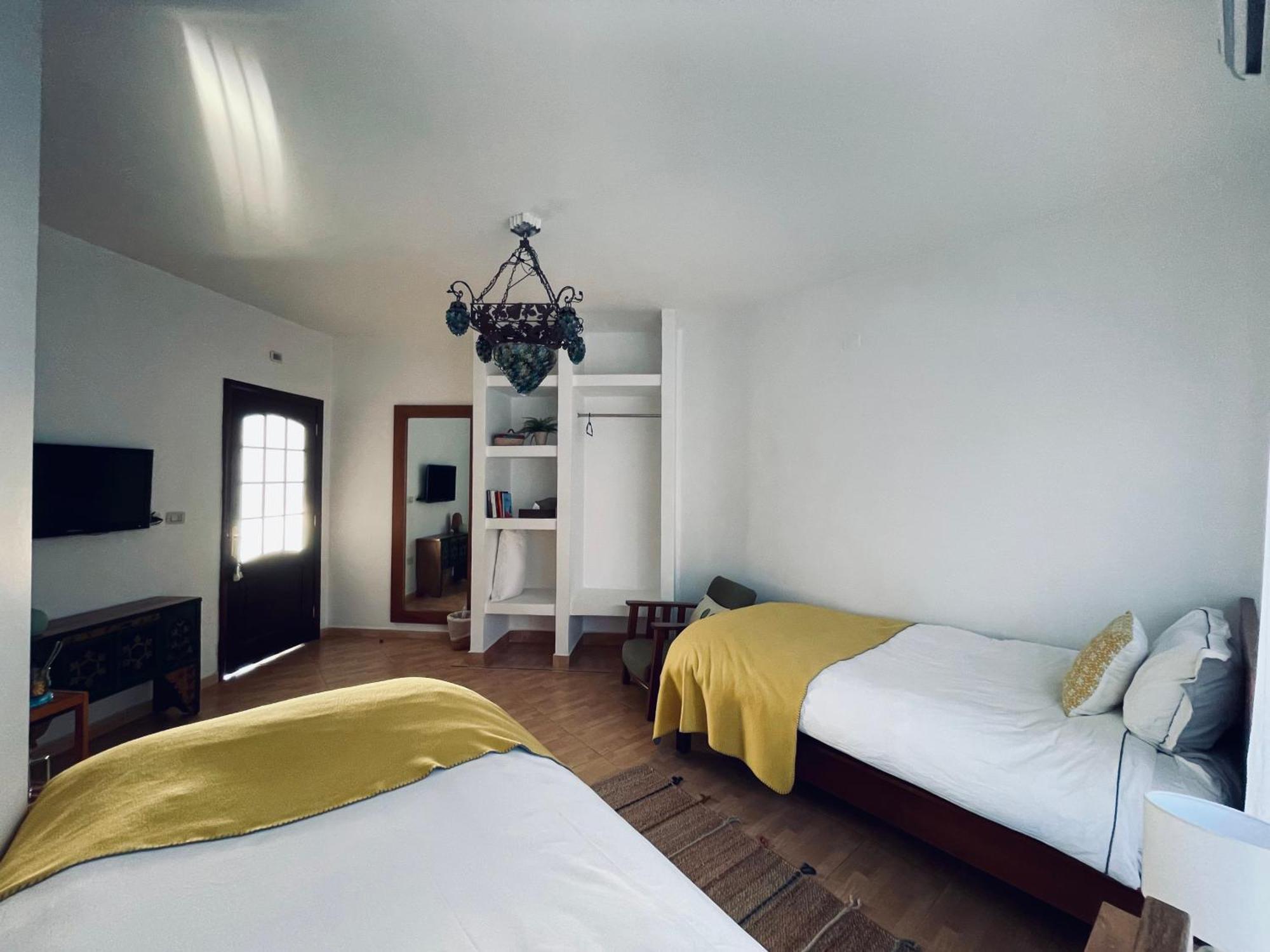 The Precious Guesthouse Sweimeh ภายนอก รูปภาพ